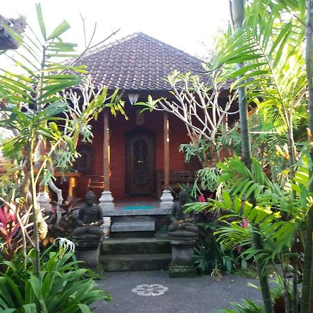 Local Family House Hotel Gianyar  Bagian luar foto