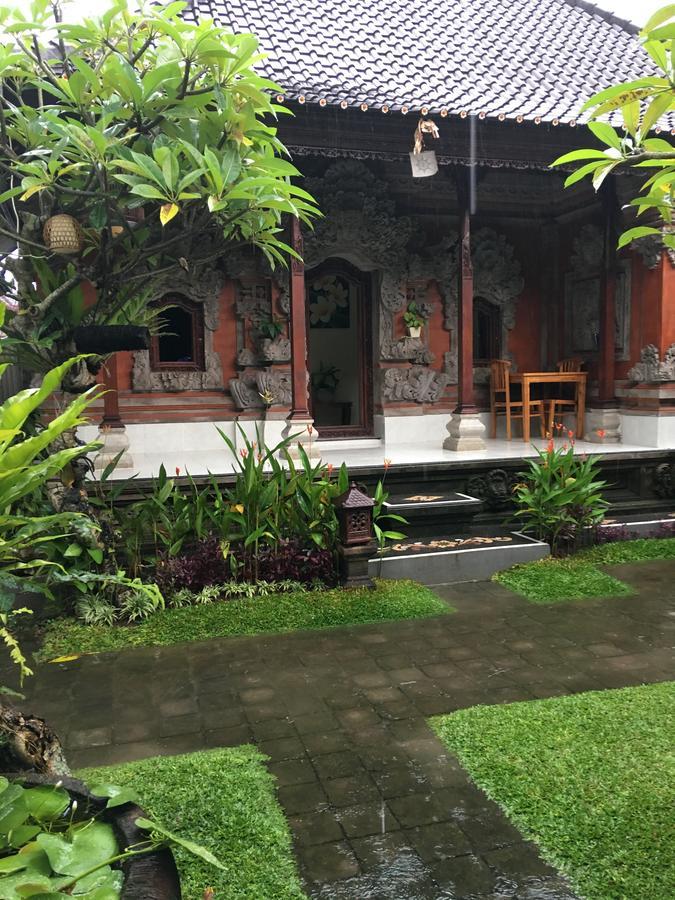 Local Family House Hotel Gianyar  Bagian luar foto