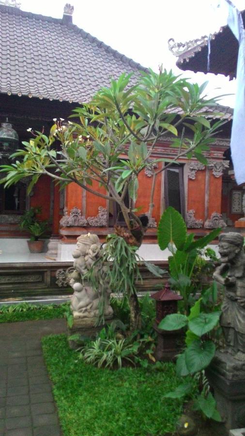 Local Family House Hotel Gianyar  Bagian luar foto