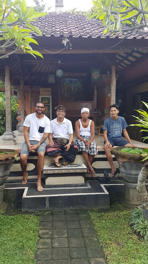 Local Family House Hotel Gianyar  Bagian luar foto