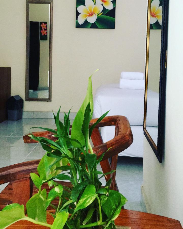 Local Family House Hotel Gianyar  Bagian luar foto
