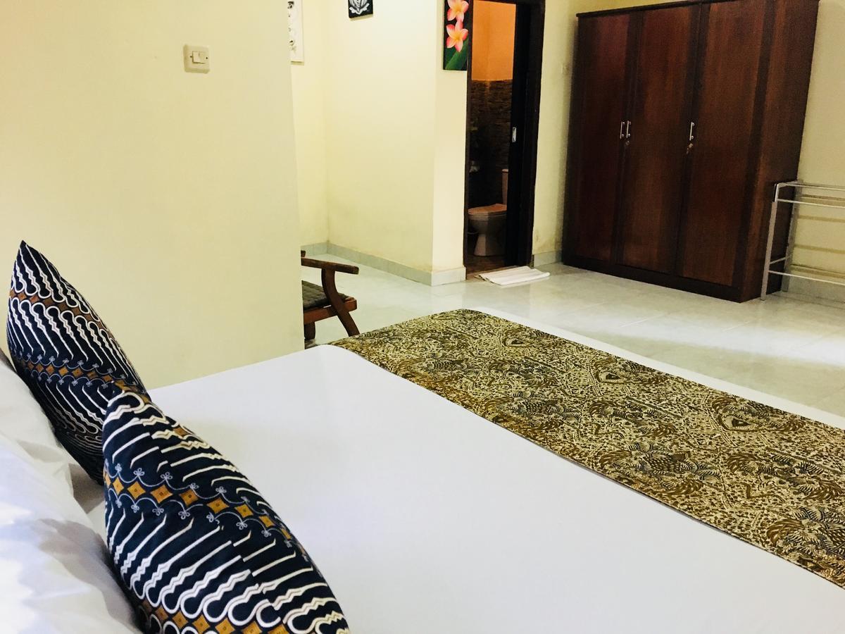 Local Family House Hotel Gianyar  Bagian luar foto