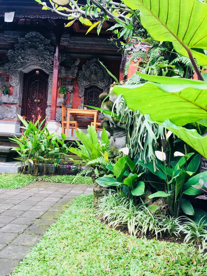 Local Family House Hotel Gianyar  Bagian luar foto
