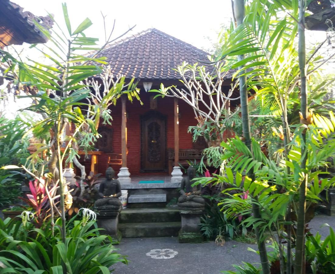 Local Family House Hotel Gianyar  Bagian luar foto